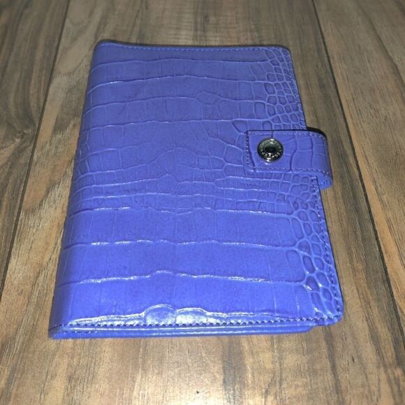 Express Photo Album Purple Faux Leather With Snap Closure - Picture 1 of 6